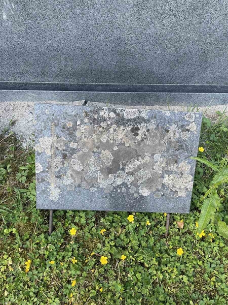 Grave number: N 5 2   242b