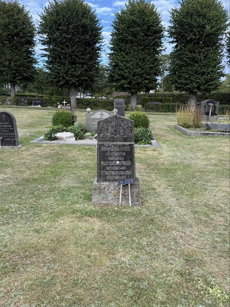 Grave number: ON C   315, 316