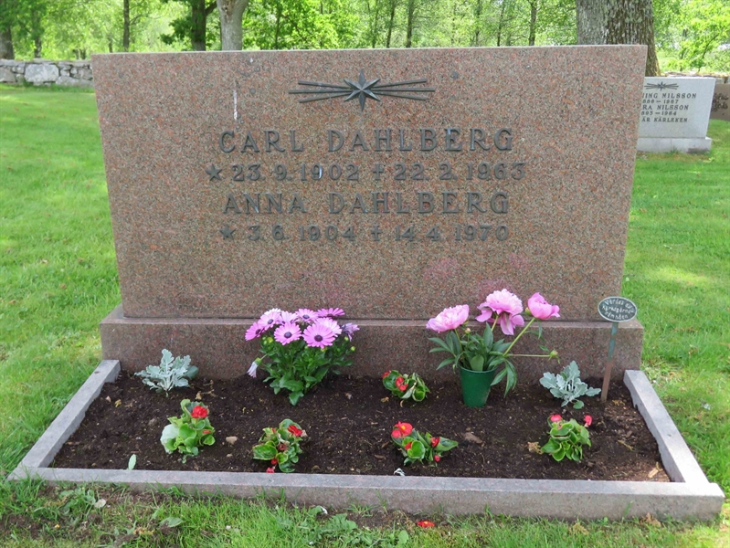 Grave number: 01 N    27, 28