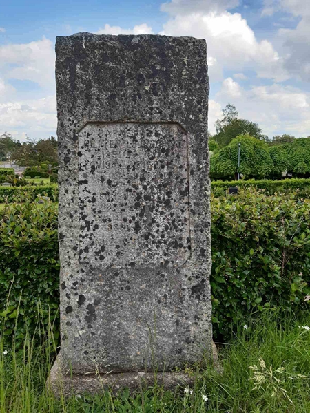 Grave number: A A    12-14