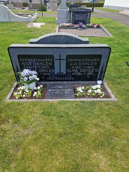 Grave number: 04 A  136, 137, 138, 139