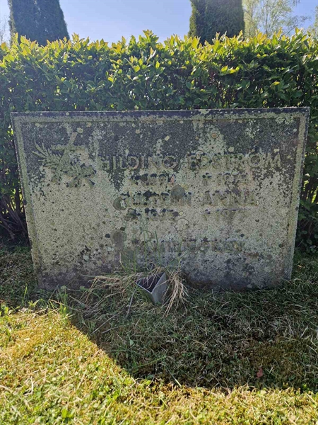 Grave number: 501 26 5317-5318