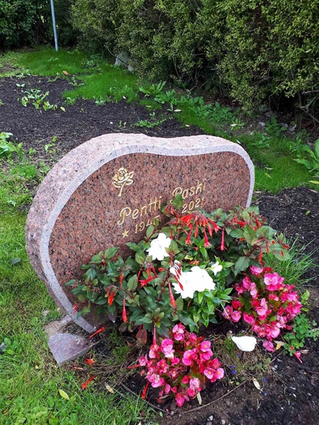 Hautatunnus: NK F D   525