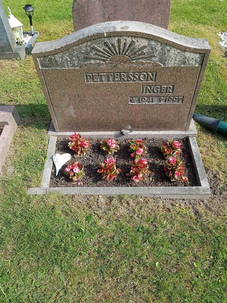 Grave number: 01  4045