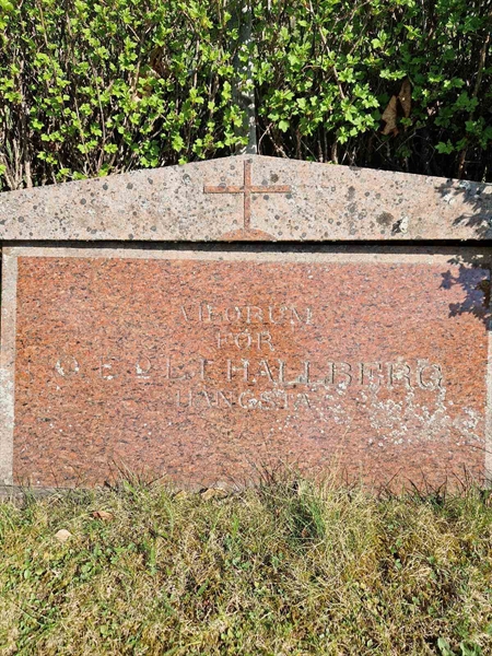 Grave number: 501 11 1722-1724