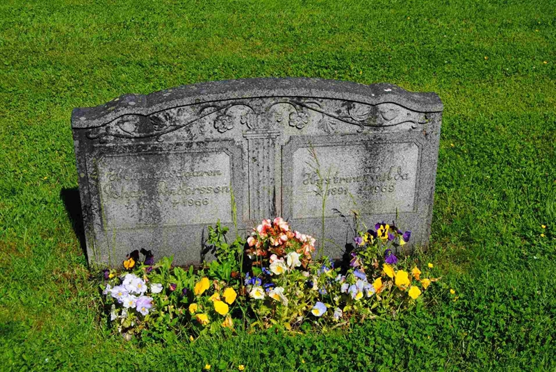 Grave number: 1 01   154-155