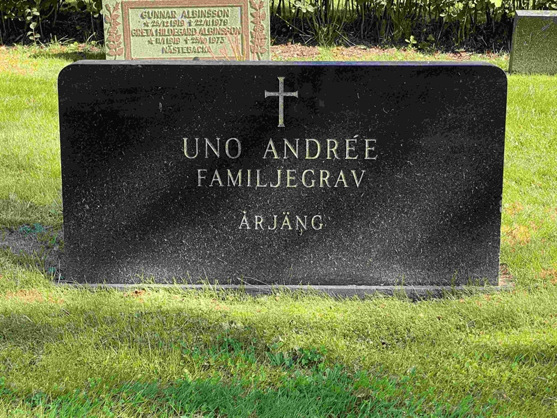 Grave number: 1 01   325-326