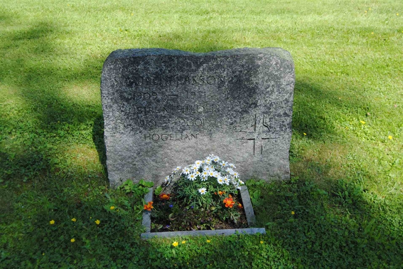 Grave number: 1 01   255-256