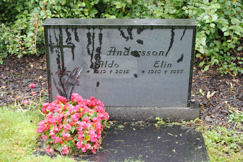 Grave number: 1 03    15-16