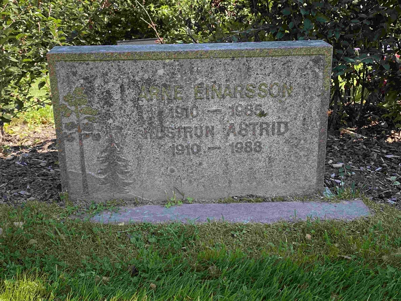 Grave number: 1 03   111-112