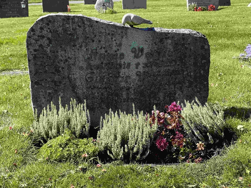 Grave number: 1 03   192-193
