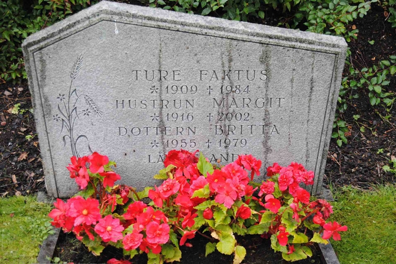 Grave number: 1 03    40-42