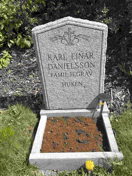 Grave number: 1 03    38