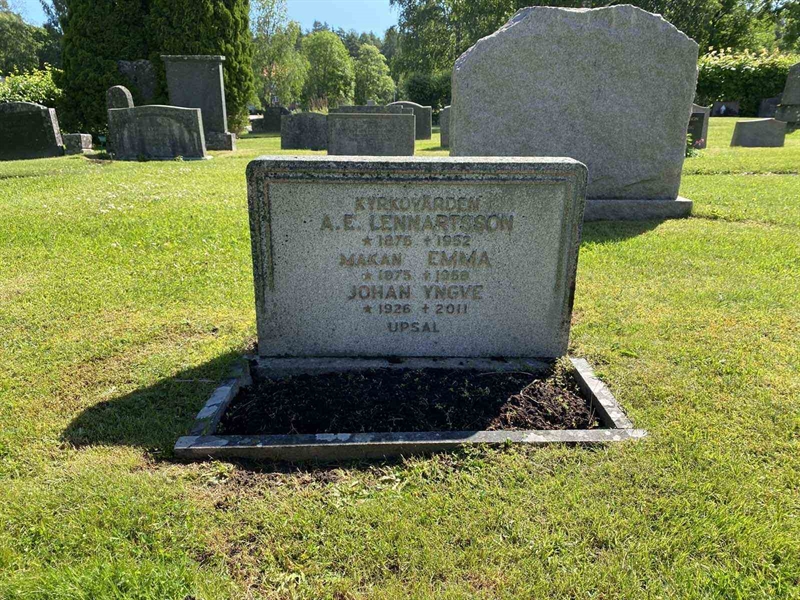 Grave number: 8 1 01   183-184