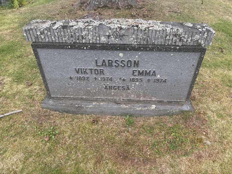 Grave number: 002 1   210