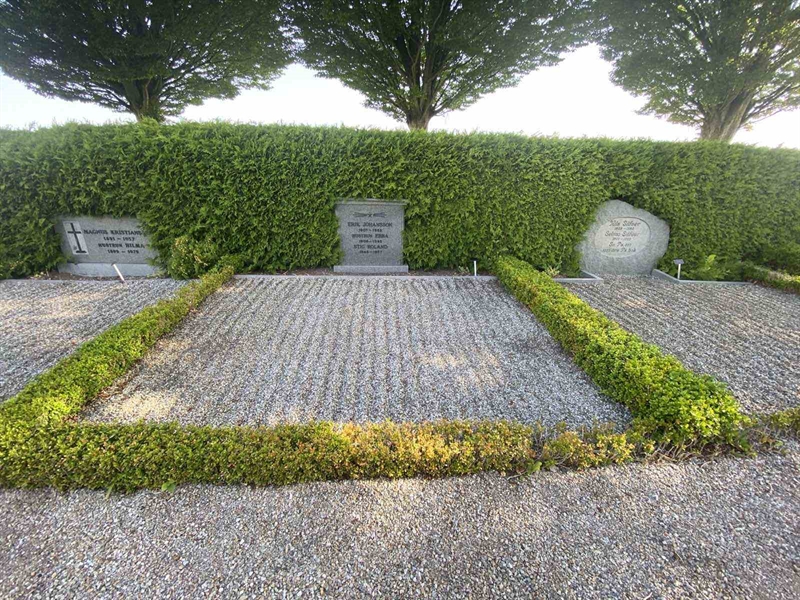 Grave number: GÄ NYA   729, 730