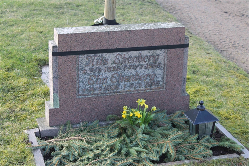 Grave number: ÖKK 5    93, 94