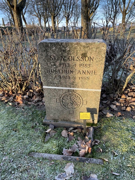 Grave number: H 9    66-67