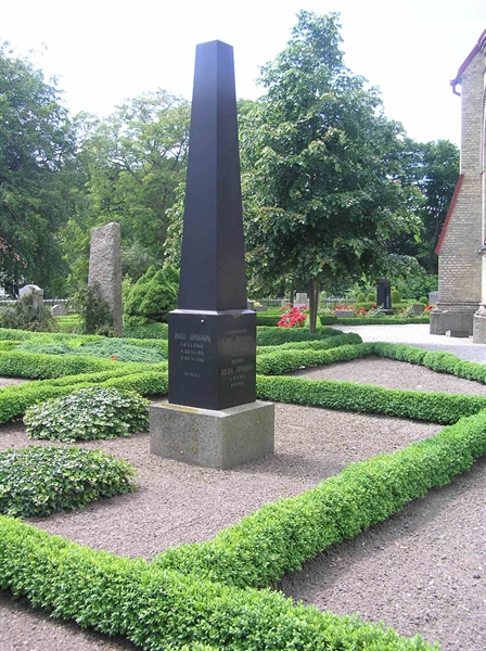 Grave number: HÅ 8     3,    4,    5,    9,   10,   11
