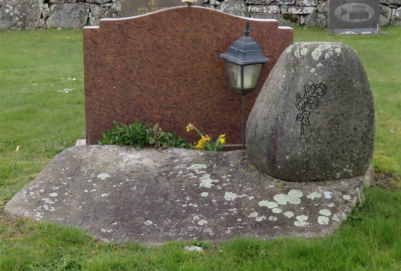 Grave number: 01 V   137