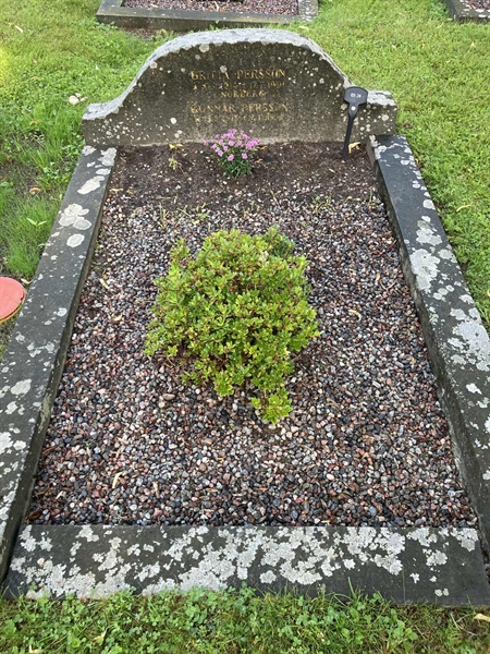 Grave number: 1 03    24