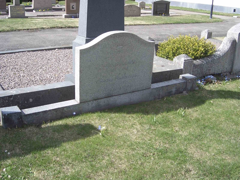 Grave number: 04 A  184, 185