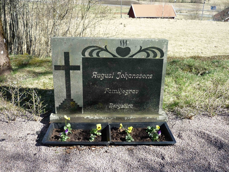 Grave number: ÖD 08   34, 35, 36, 37