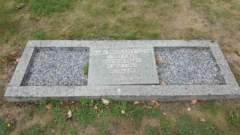Grave number: LG 001  0092, 0093