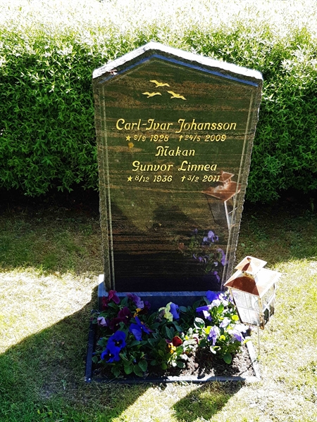 Grave number: KA 20  1371