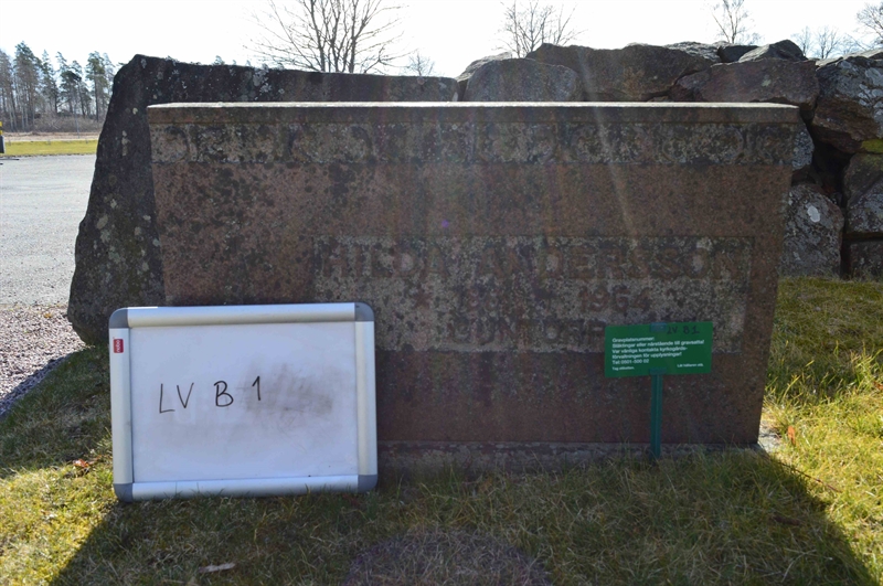 Grave number: LV B     1