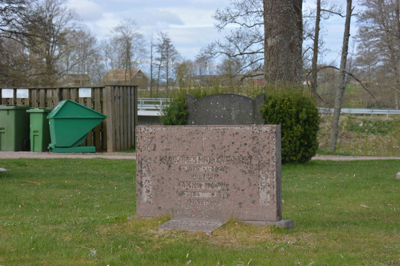 Grave number: B2 3Y    57