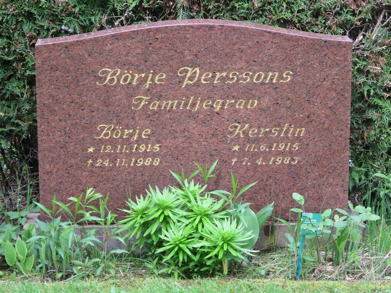 Grave number: HÖB 70D    98