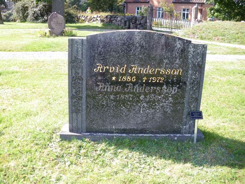 Grave number: NSK 09    42