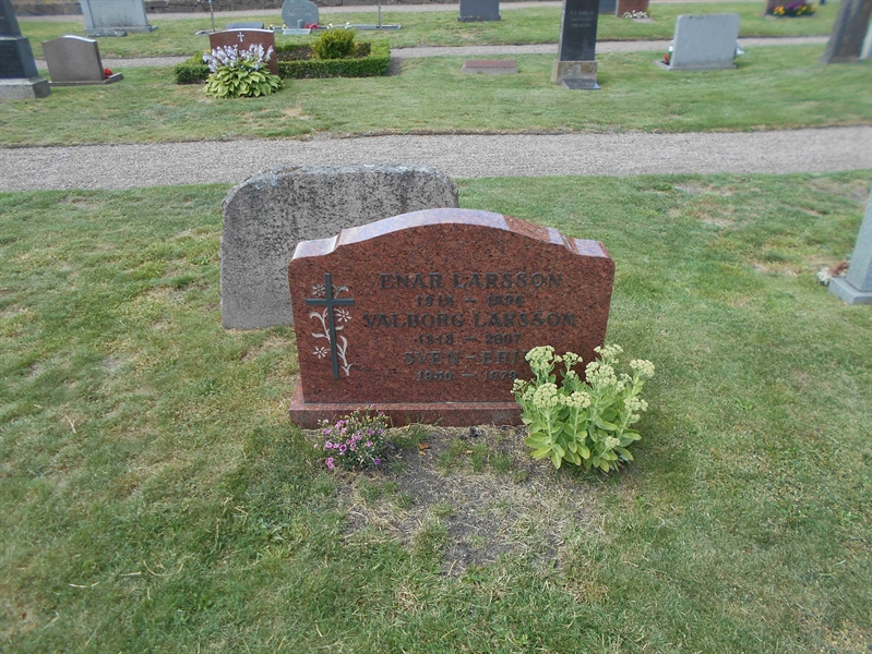 Grave number: HK E   1:8