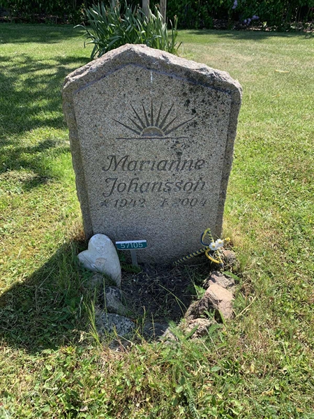 Grave number: R 07   105