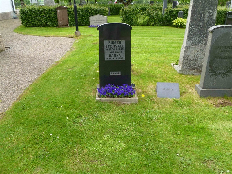 Grave number: ROG C  135, 136