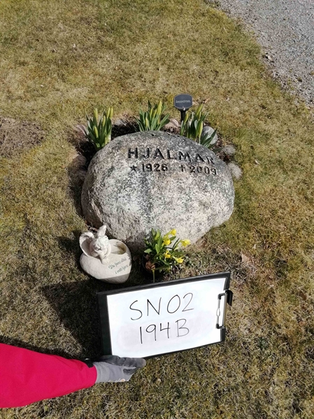 Grave number: SN 02   194