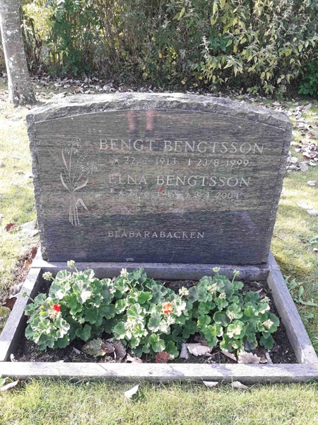 Grave number: TÖ 1    23b