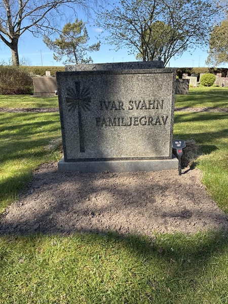 Grave number: 22 D   197