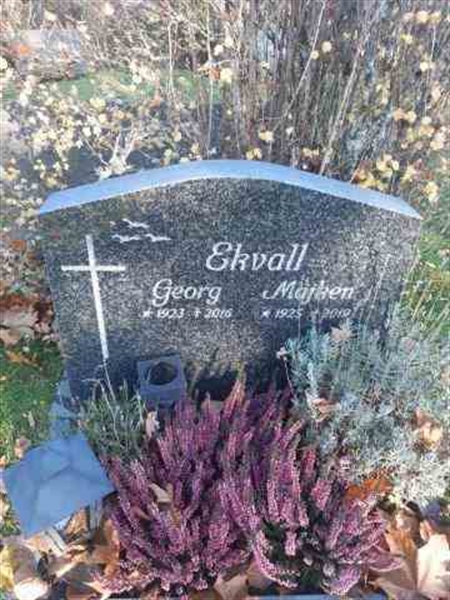 Grave number: 07 2    77