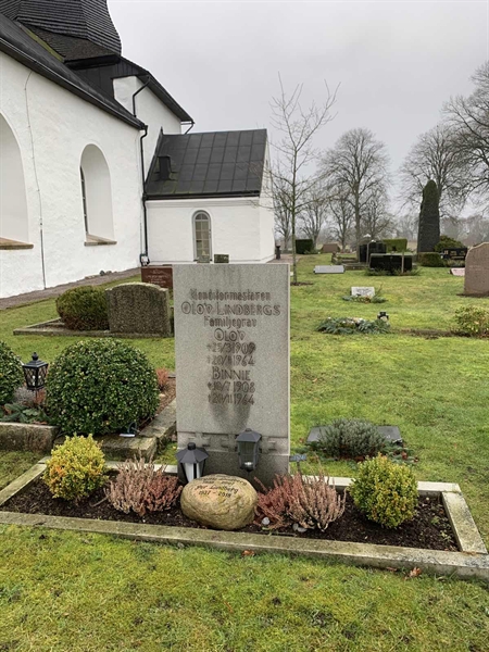 Grave number: SÖ B    25, 26