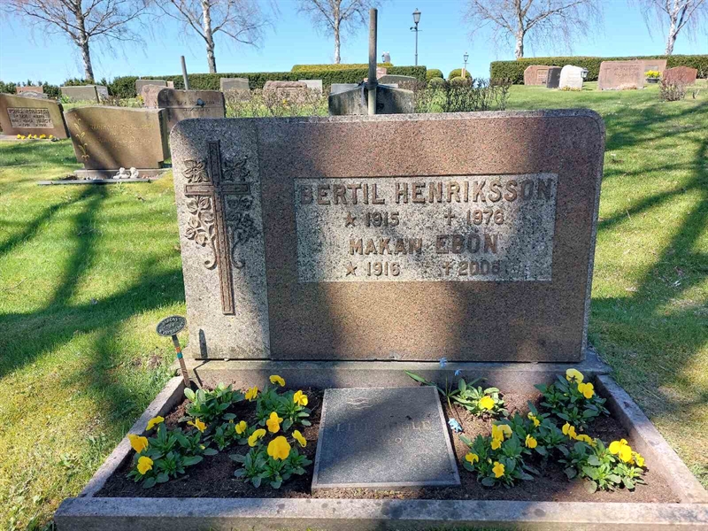Grave number: HV 34    1, 2