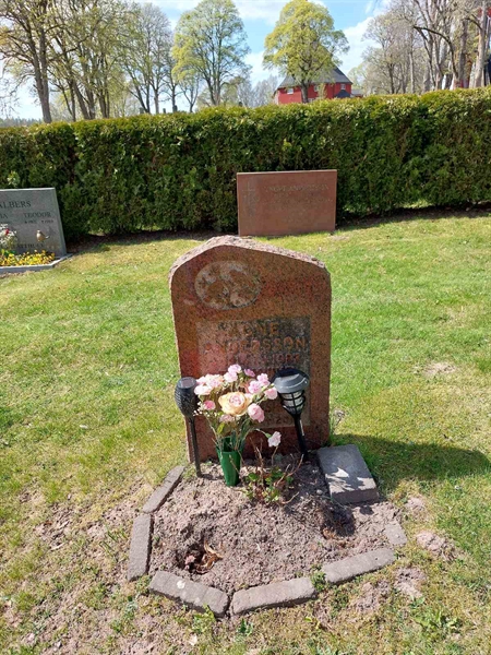 Grave number: HÖ 7  129