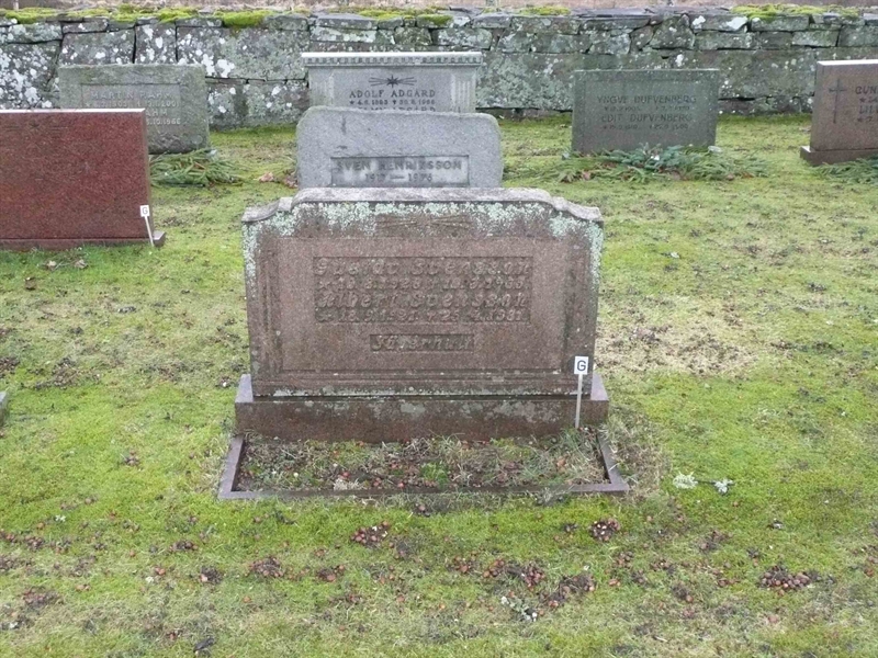 Grave number: 01 N    69, 70