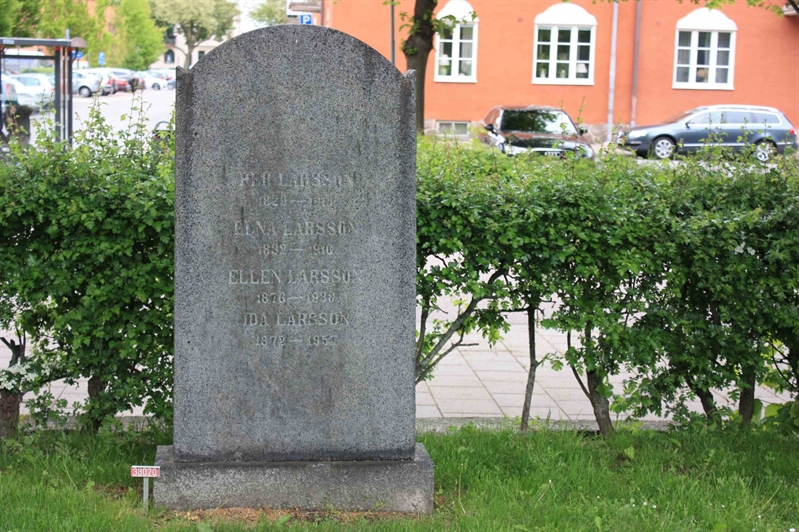 Grave number: Ö NSÄ   110, 111, 112