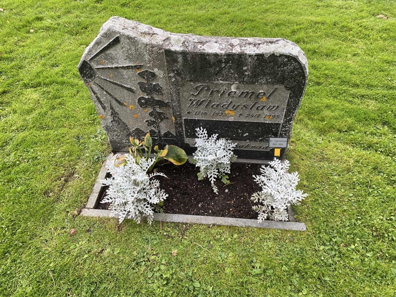 Hautatunnus: 2 C   693-694