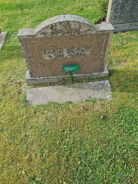 Grave number: F 04   101