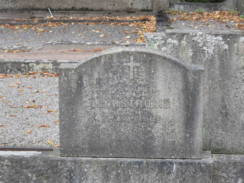 Grave number: HÖB 15    38