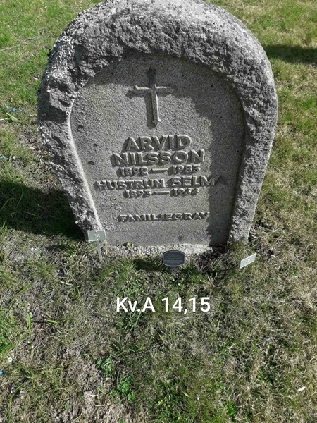 Grave number: Å A    14, 15