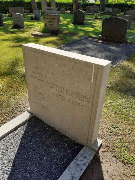 Grave number: BJÖR A    75